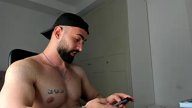 MichaelMasterss online show from April 9, 8:03 pm