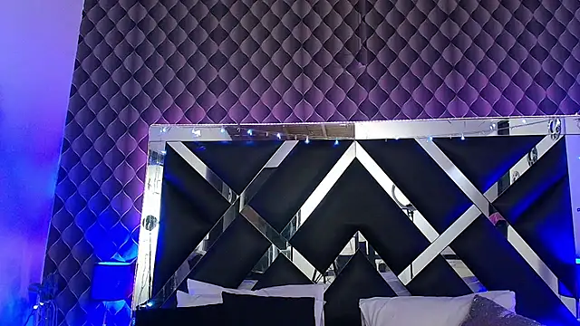 victoriaa lee  online show from June 25, 7:51 pm