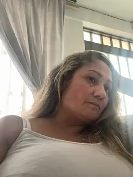 Snapshot of gabiTetas chatting on May 29, 8:40 pm gabiTetas online show from May 29, 8:40 pm
