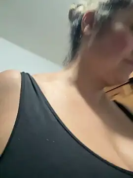Snapshot of gabiTetas chatting on July 3, 7:31 pm gabiTetas online show from July 3, 7:31 pm