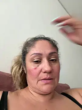 Snapshot of gabiTetas chatting on July 10, 8:00 pm gabiTetas online show from July 10, 8:00 pm