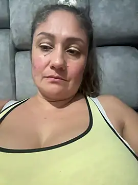 Snapshot of gabiTetas chatting on August 5, 7:06 pm gabiTetas online show from August 5, 7:06 pm