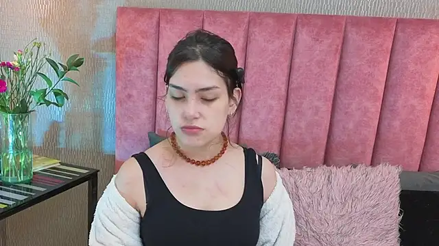 Alexa Thaylor  online show from February 23, 3:20 pm