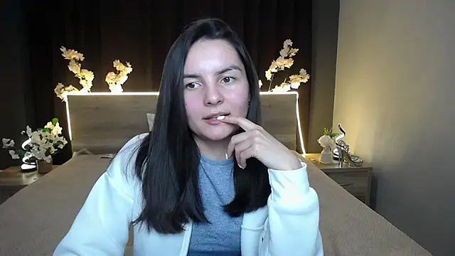 Snapshot of JasmineAsha chatting on April 18, 8:42 pm JasmineAsha online show from April 18, 8:42 pm
