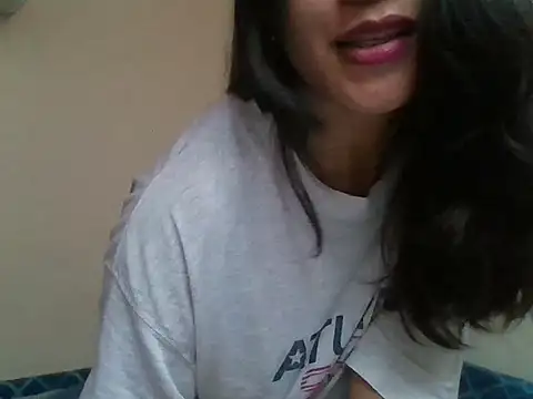 Snapshot of _smiling4u_ chatting on May 29, 7:06 am smiling4u online show from May 29, 7:06 am