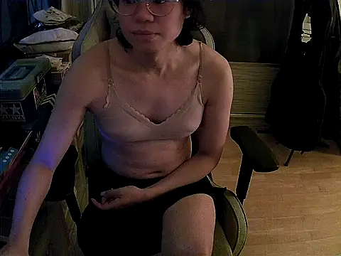 Snapshot of swimsuitloves chatting on March 30, 11:06 pm swimsuitloves online show from March 30, 11:06 pm