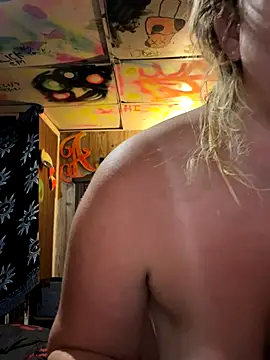 Snapshot of TrashleyRosebud chatting on November 3, 2:51 pm TrashleyRosebud online show from November 3, 2:51 pm