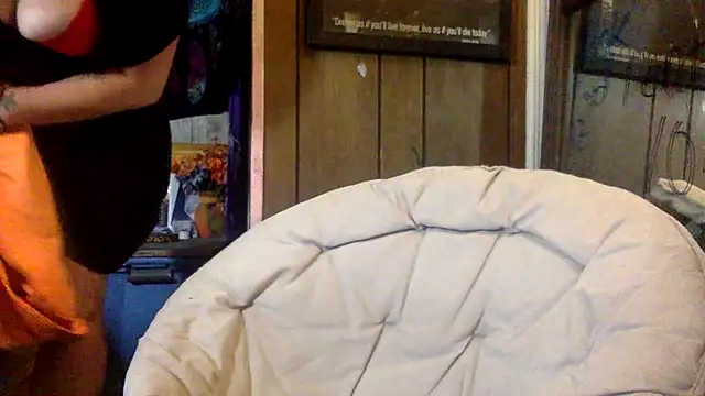 TrashleyRosebud online show from July 1, 1:40 am