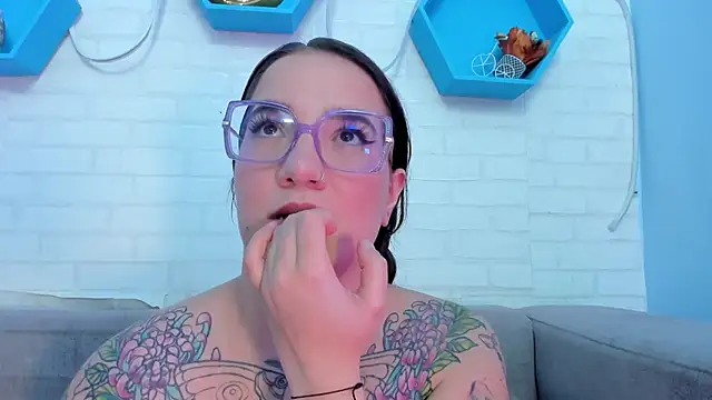 Snapshot of DEVA_BLUE_ chatting on January 28, 8:04 am DEVA BLUE  online show from January 28, 8:04 am