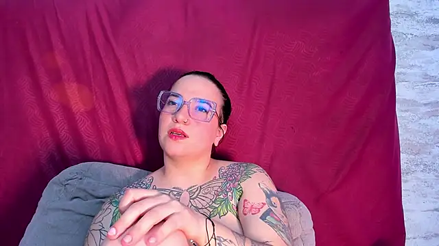 Snapshot of DEVA_BLUE_ chatting on March 16, 1:28 am DEVA BLUE  online show from March 16, 1:28 am