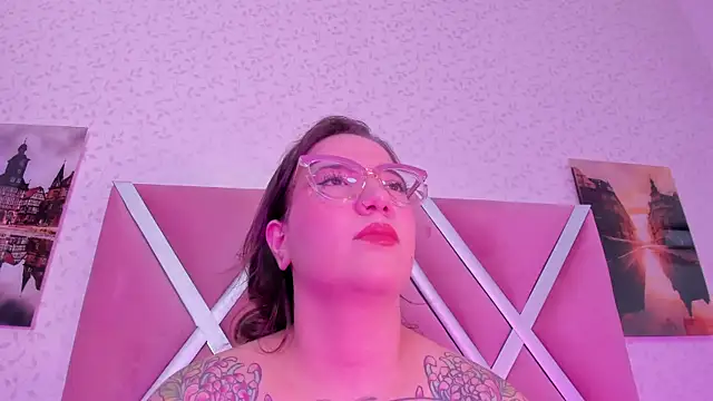 DEVA BLUE  online show from November 12, 5:30 am