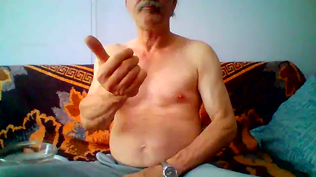 Snapshot of cumloverboyxx69 chatting on April 22, 12:18 pm cumloverboyxx69 online show from April 22, 12:18 pm