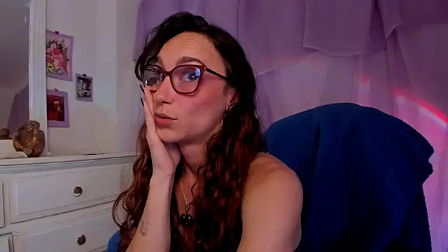 Snapshot of _lh_ chatting on March 3, 3:29 pm lh online show from March 3, 3:29 pm