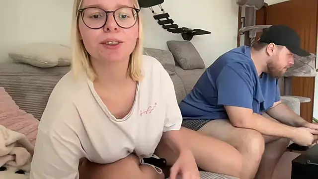 Snapshot of LucyFoxLulu chatting on June 3, 2:33 pm LucyFoxLulu online show from June 3, 2:33 pm