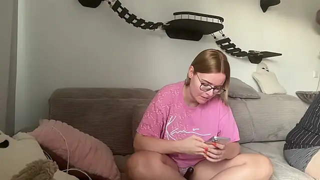 Snapshot of LucyFoxLulu chatting on July 13, 2:09 pm LucyFoxLulu online show from July 13, 2:09 pm