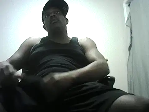 Snapshot of ThugDick79 chatting on December 20, 3:21 pm ThugDick79 online show from December 20, 3:21 pm