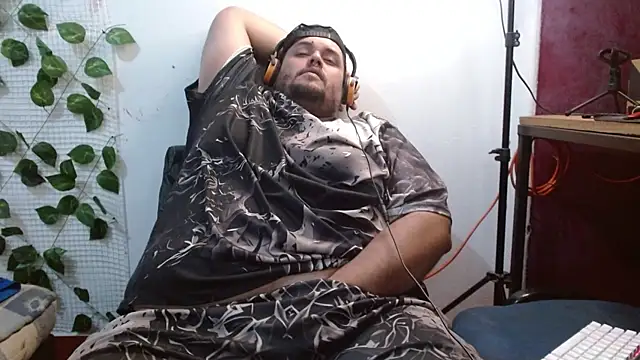 Snapshot of altairstudiosvip_ chatting on February 3, 3:06 pm altairstudiosvip  online show from February 3, 3:06 pm