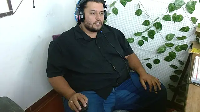 Snapshot of altairstudiosvip_ chatting on October 11, 1:20 pm altairstudiosvip  online show from October 11, 1:20 pm