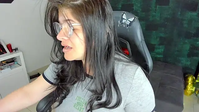 Snapshot of BellaFlaming chatting on January 27, 11:32 am BellaFlaming online show from January 27, 11:32 am