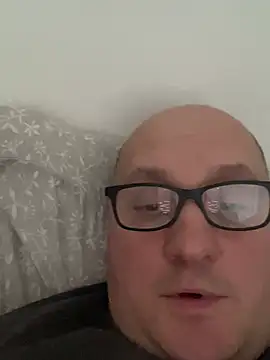 Snapshot of vanjbi45 chatting on February 13, 4:17 pm vanjbi45 online show from February 13, 4:17 pm