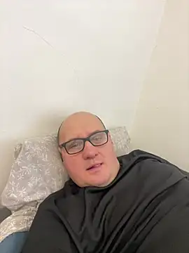 Snapshot of vanjbi45 chatting on February 23, 8:06 am vanjbi45 online show from February 23, 8:06 am