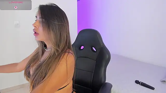 AnitaHaywood  online show from October 24, 9:33 pm