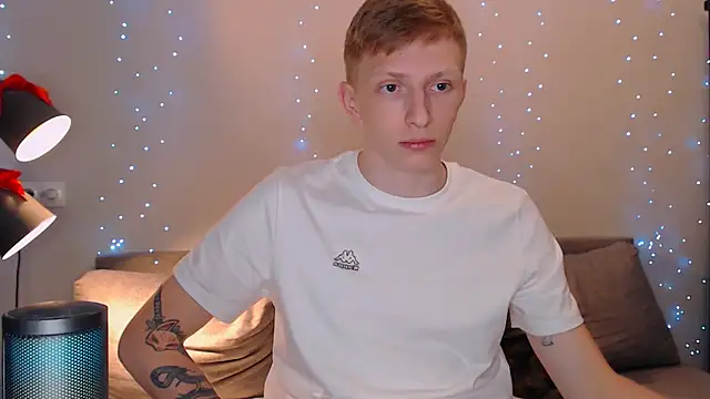 juliaanddima online show from February 12, 8:50 pm