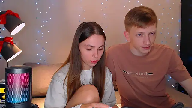 juliaanddima online show from February 13, 10:00 pm