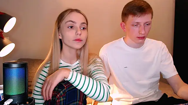 juliaanddima online show from November 22, 9:47 pm