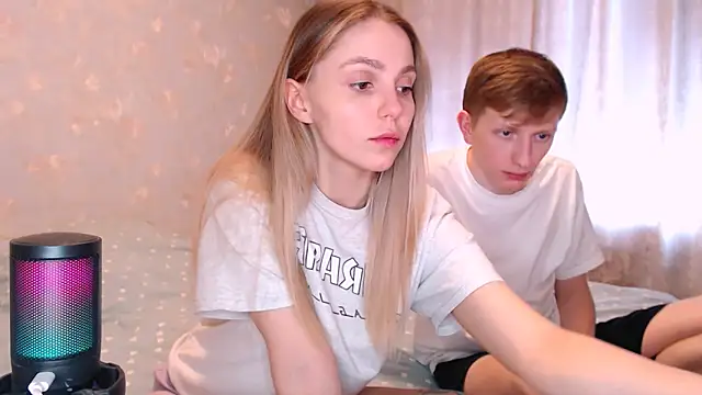 juliaanddima online show from February 26, 11:31 am