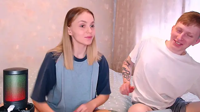 juliaanddima online show from April 1, 8:26 am