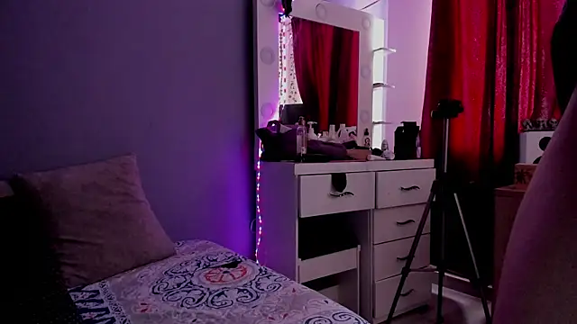 Snapshot of Room312_ chatting on June 12, 2:49 pm Room312 online show from June 12, 2:49 pm