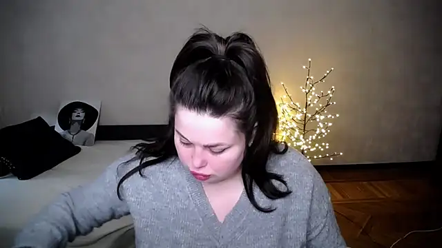 Emily Mo online show from April 9, 5:40 am