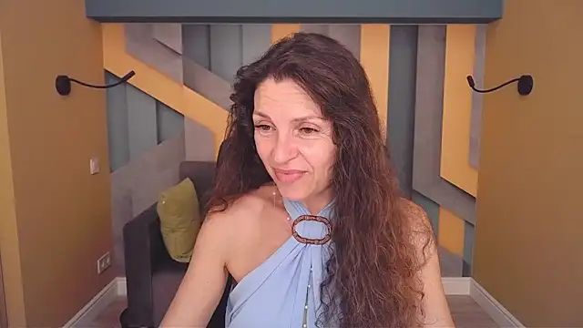 Snapshot of EllaLong chatting on July 2, 11:27 am EllaLong online show from July 2, 11:27 am