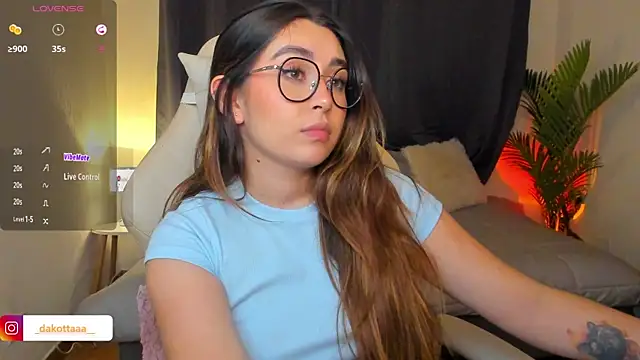 dakottaa  online show from April 21, 12:01 am