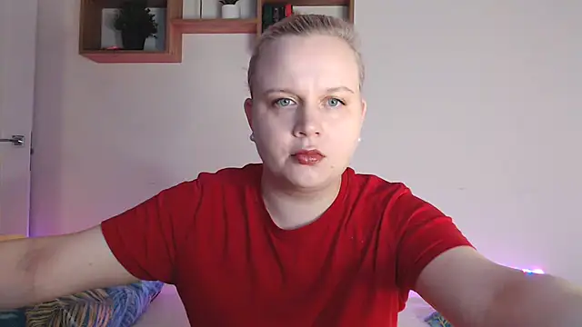 Snapshot of Karolina_love_ chatting on October 11, 6:50 pm Karolina love online show from October 11, 6:50 pm