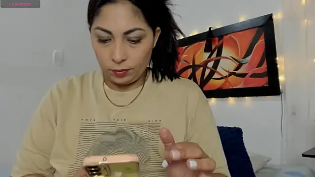 Snapshot of Lauralove_69 chatting on May 13, 9:33 pm Lauralove 69 online show from May 13, 9:33 pm