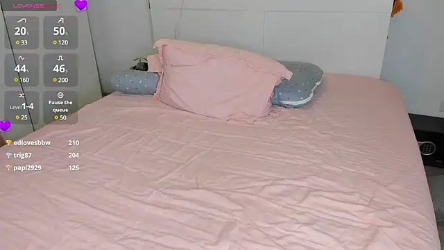 xonicxo online show from December 9, 3:22 pm