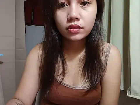 Snapshot of sweet_goldenAngel chatting on July 19, 10:24 pm sweet goldenAngel online show from July 19, 10:24 pm