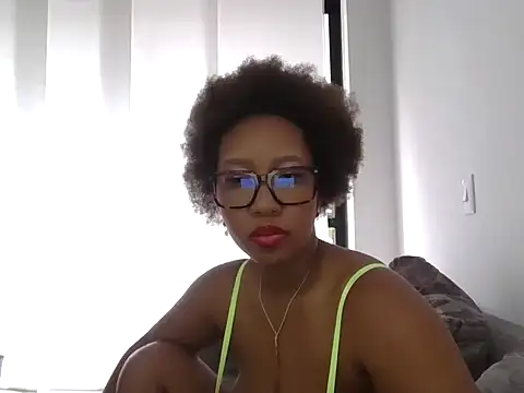 megan-hotxx online show from June 13, 10:18 pm