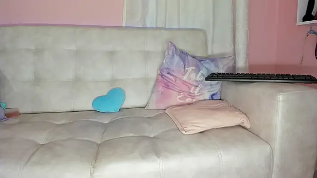 tinysara online show from January 20, 9:22 pm