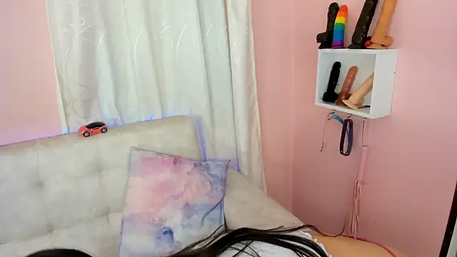 tinysara online show from January 24, 7:49 pm