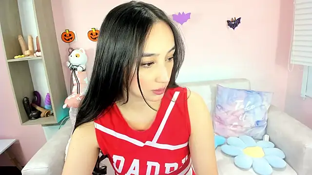 tinysara online show from October 6, 4:26 pm