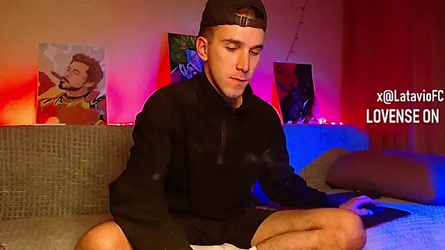 Snapshot of Midnighter_ chatting on February 8, 4:03 am Midnighter  online show from February 8, 4:03 am