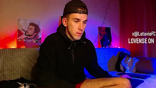 Snapshot of Midnighter_ chatting on February 9, 10:21 pm Midnighter  online show from February 9, 10:21 pm