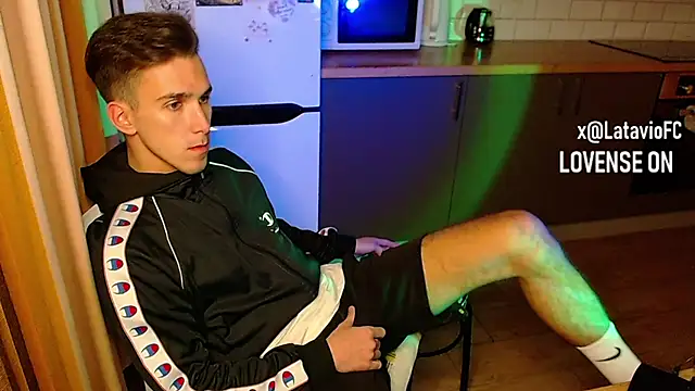 Snapshot of Midnighter_ chatting on September 20, 7:15 pm Midnighter  online show from September 20, 7:15 pm