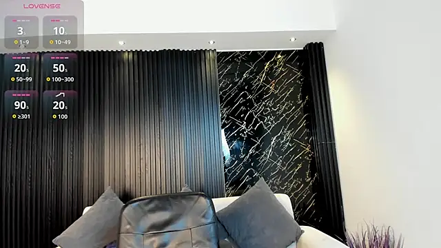 charlottewhitte online show from March 13, 12:01 pm