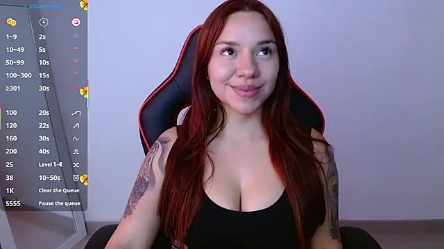 Snapshot of samantha_tattu chatting on February 17, 8:26 pm samantha tattu online show from February 17, 8:26 pm