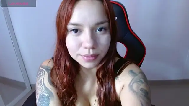 Snapshot of samantha_tattu chatting on February 18, 9:09 pm samantha tattu online show from February 18, 9:09 pm