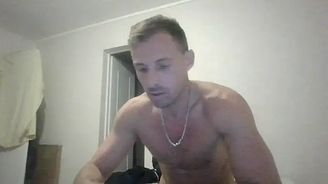 Snapshot of sebcucold chatting on May 13, 9:22 pm sebcucold online show from May 13, 9:22 pm